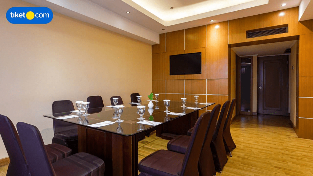 Horison Ultima Bandung, Bandung