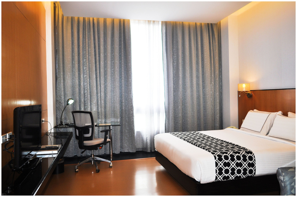 Paseo Premiere Hotel, Santa Rosa City