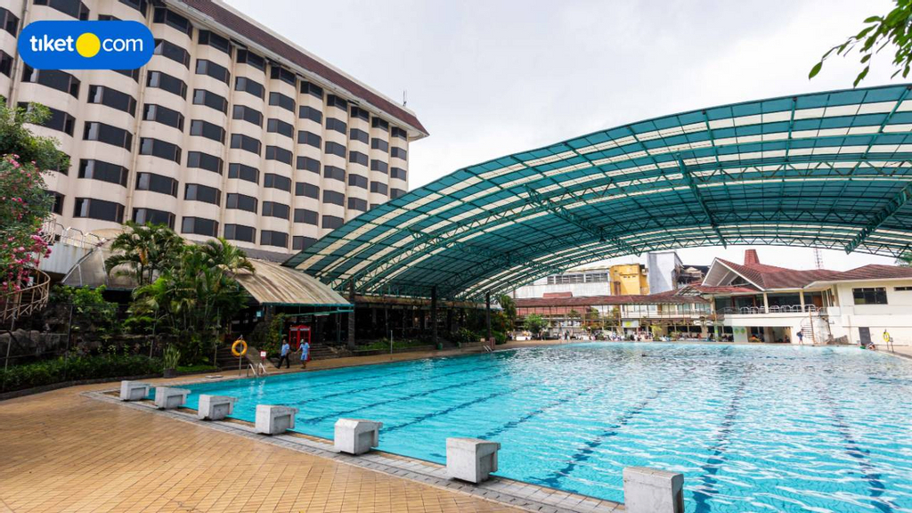Horison Ultima Bandung, Bandung