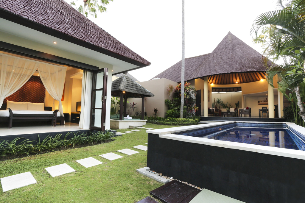 Swimming Pool 22