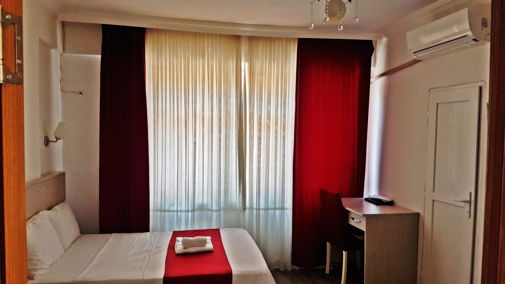 Ferah Hotel, Sürmene