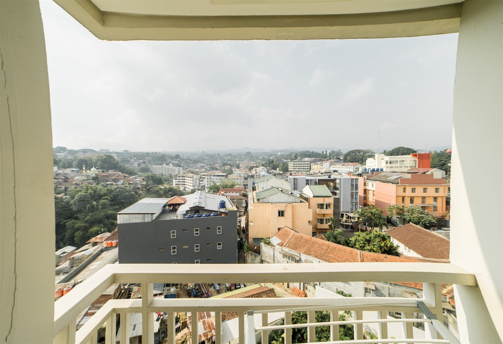 Minimalist Apartment with Sofa Bed at Parahyangan Residence, Bandung