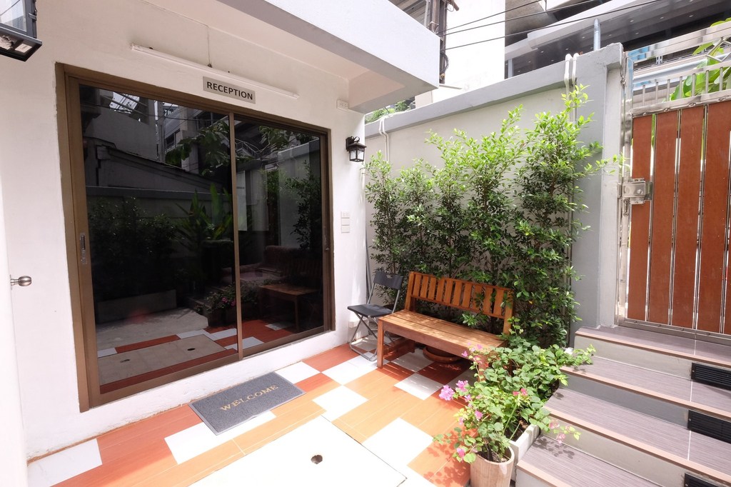 Airlink B&B, Ratchathewi