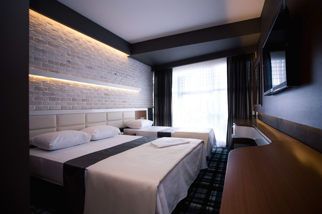 Aripsas Hotel, Merkez