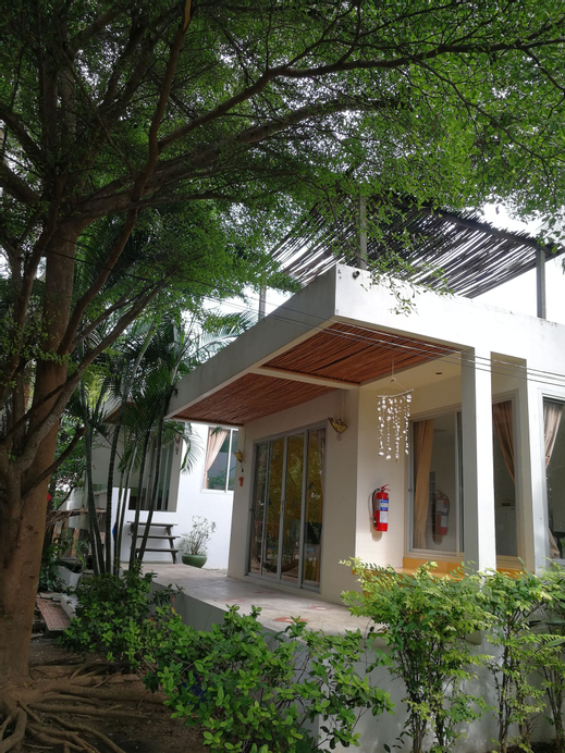 At-Pran Resort, K. Sam Roi Yot