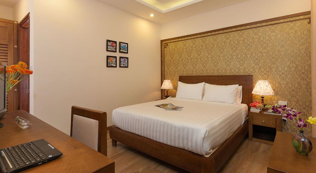 Spring Flower Hotel, Hoàn Kiếm