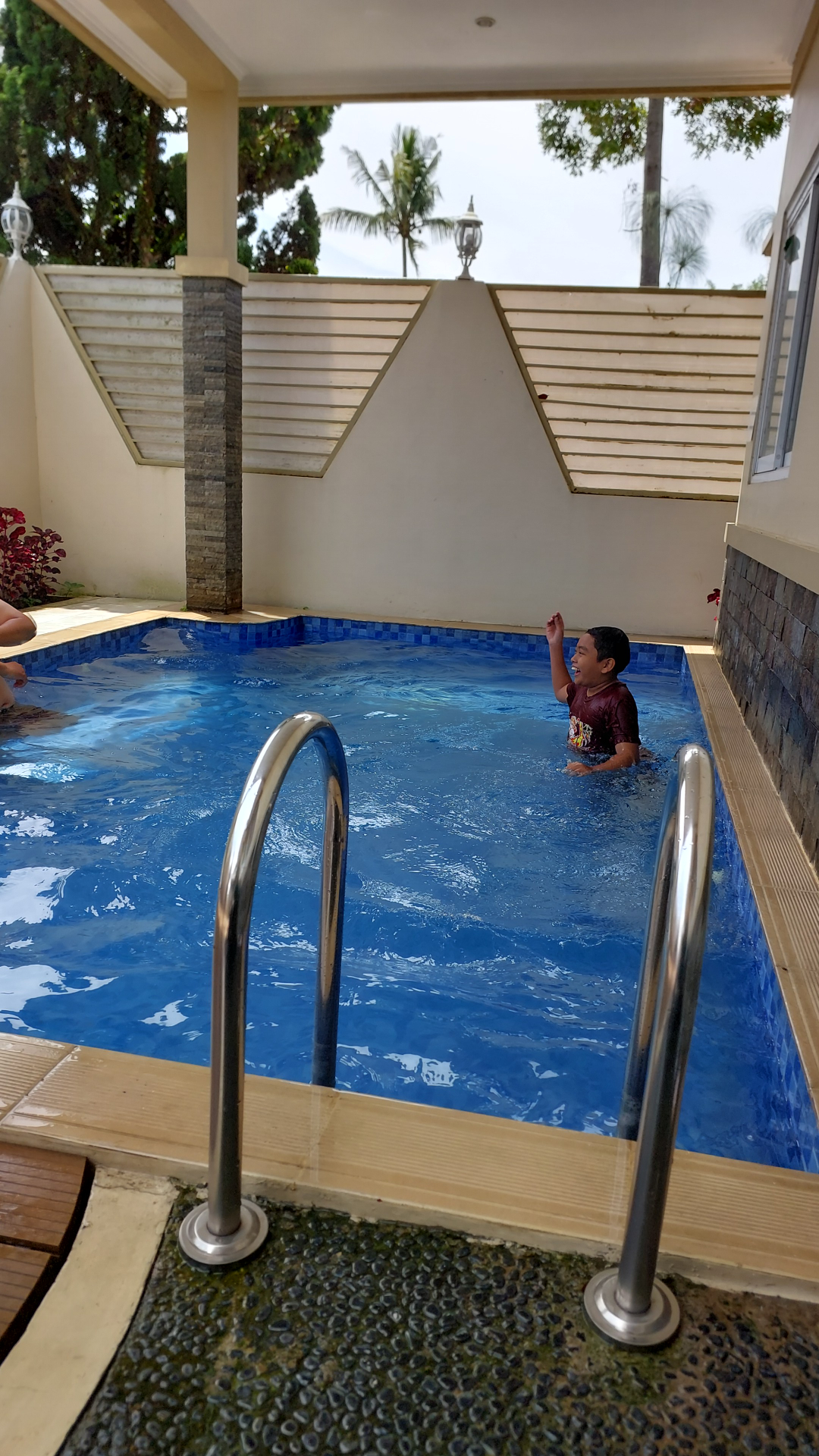 userImage-16