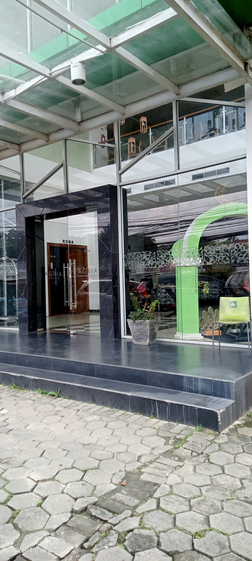 userImage-16