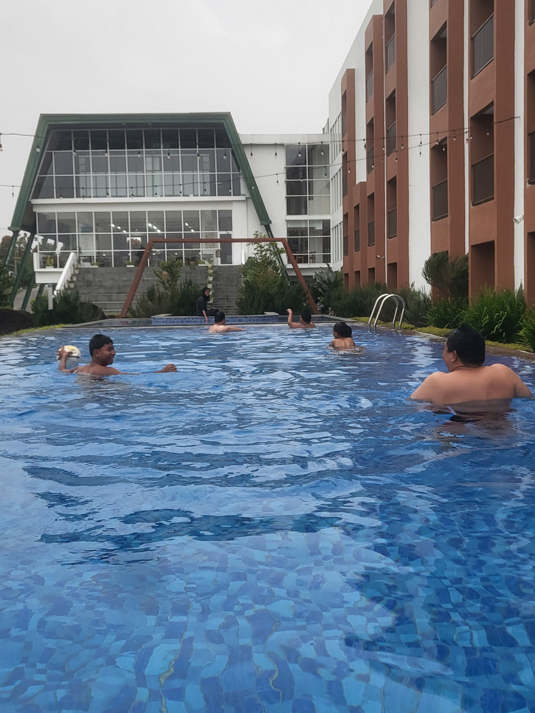 userImage-16