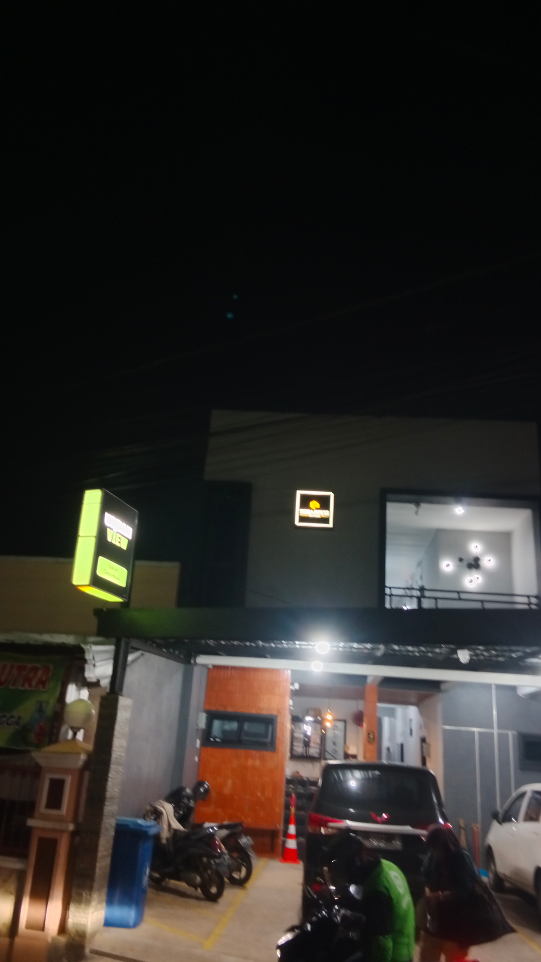 userImage-16
