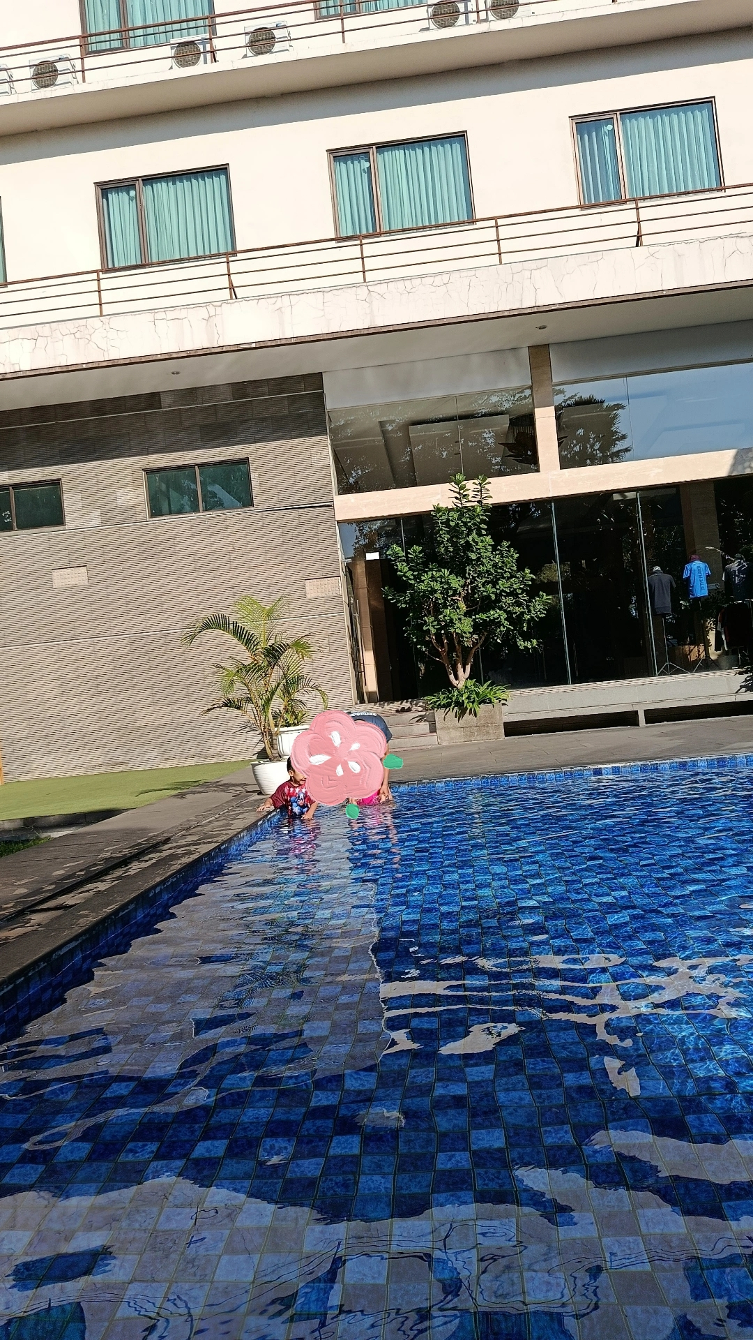 userImage-3