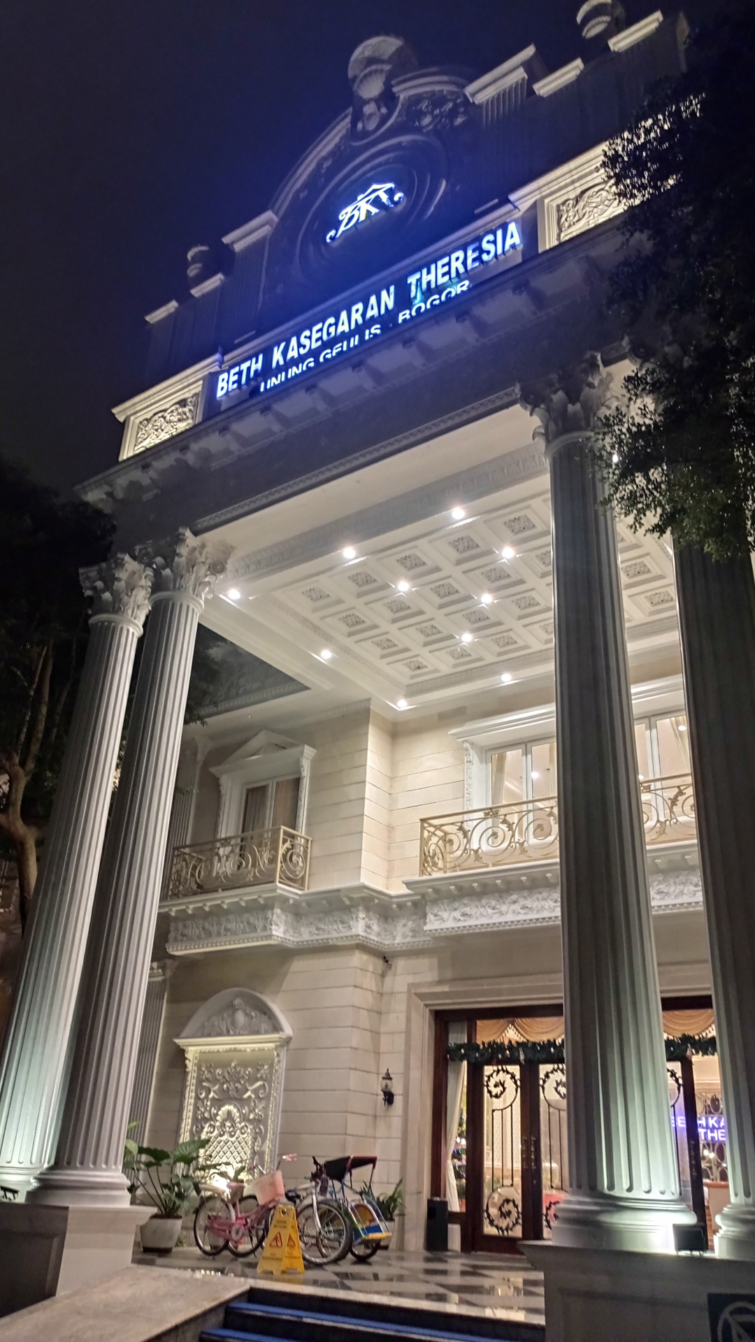 userImage-16