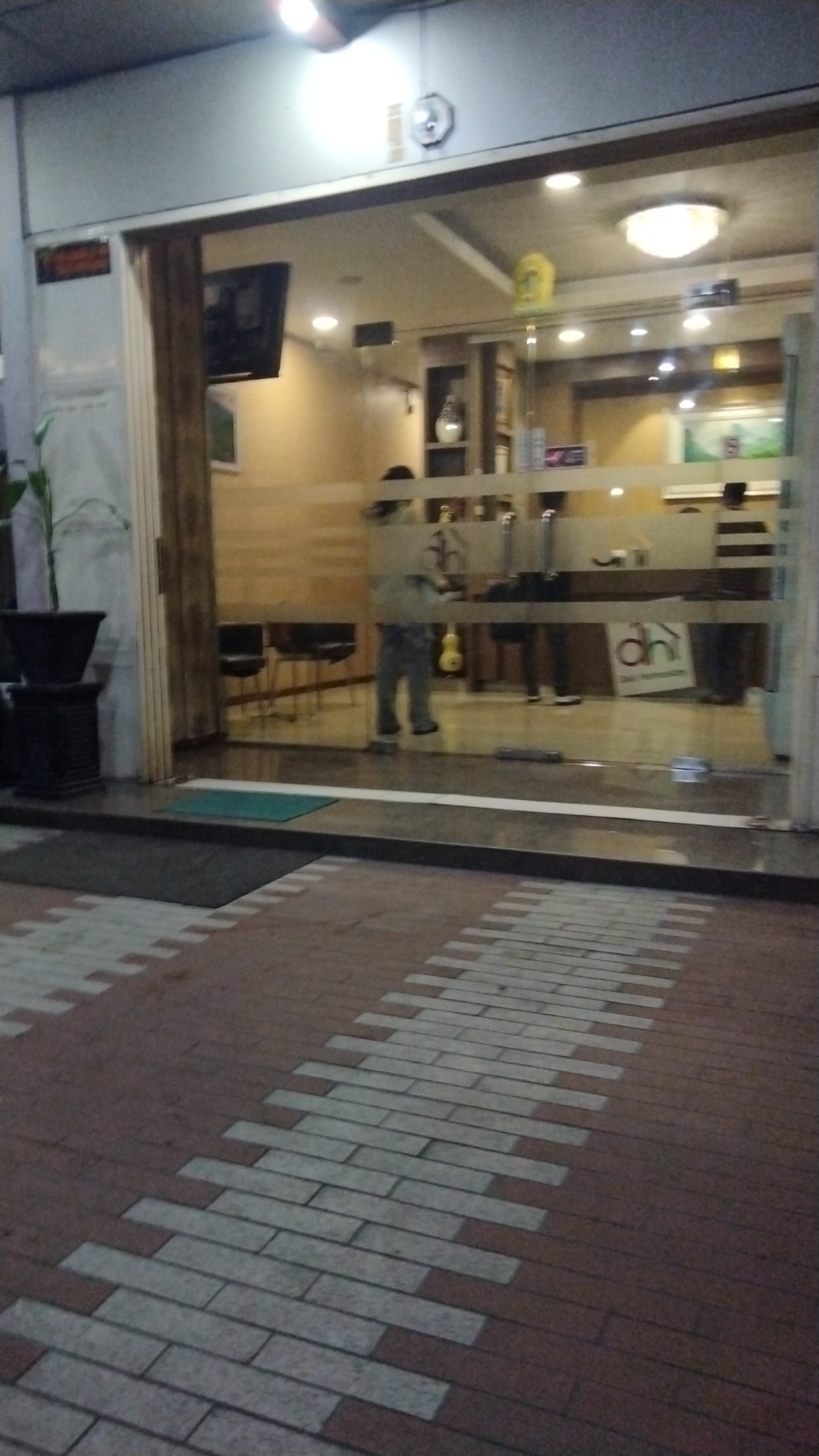 userImage-16