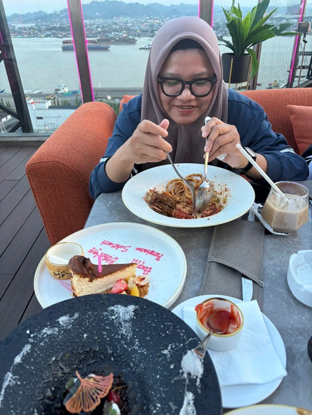 userImage-16