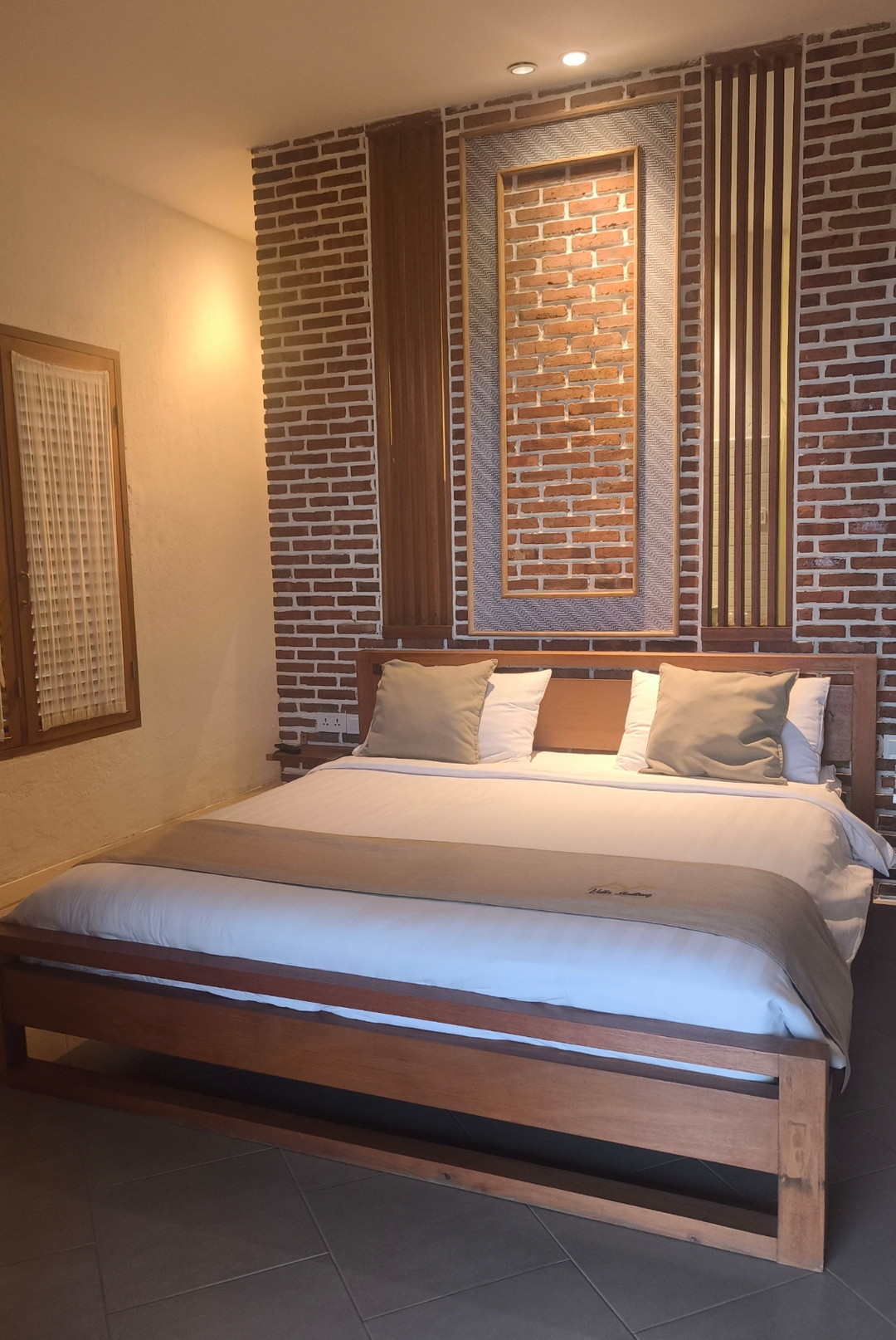 userImage-16
