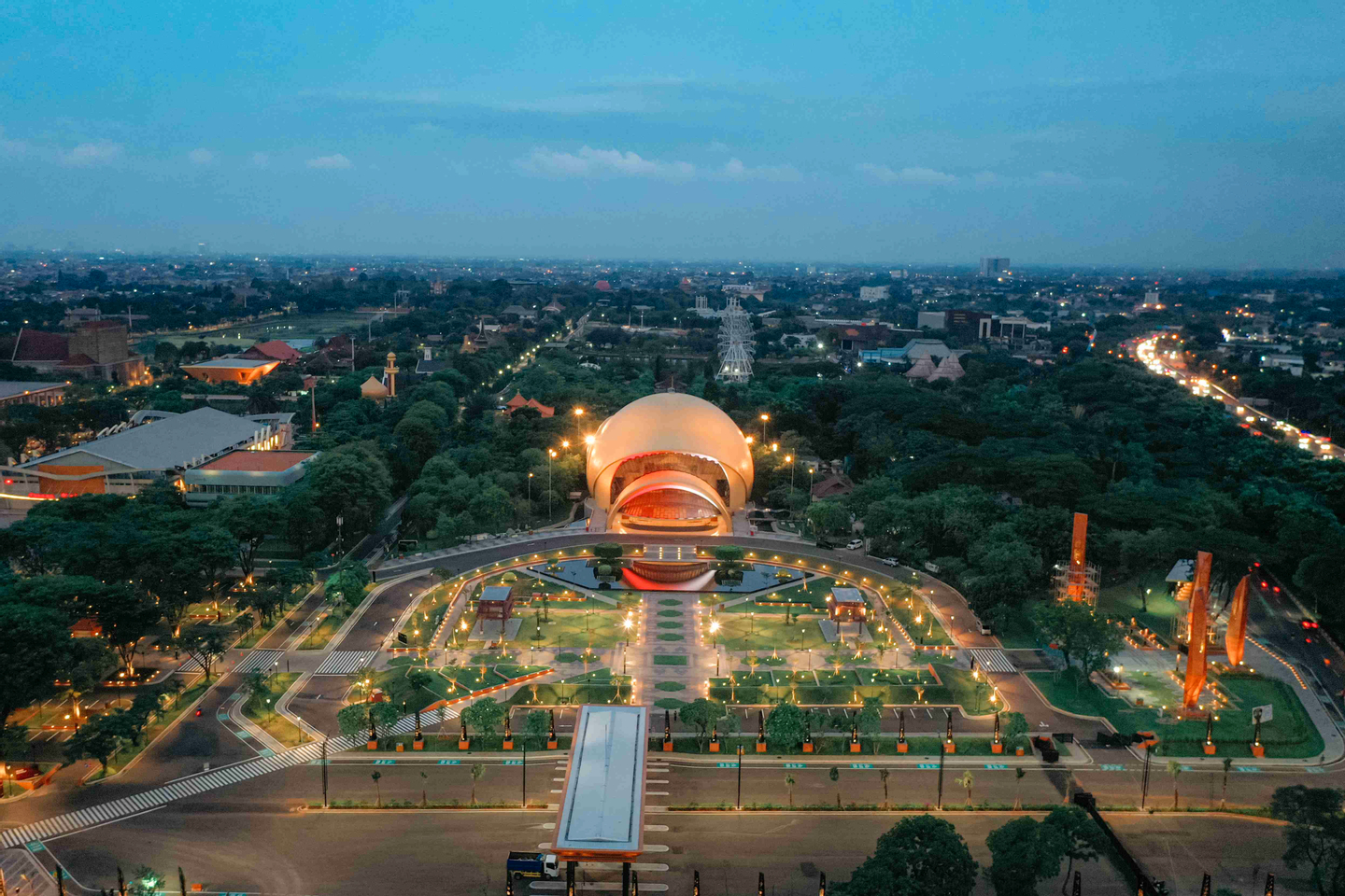 Fasilitas Taman Mini Indonesia Indah