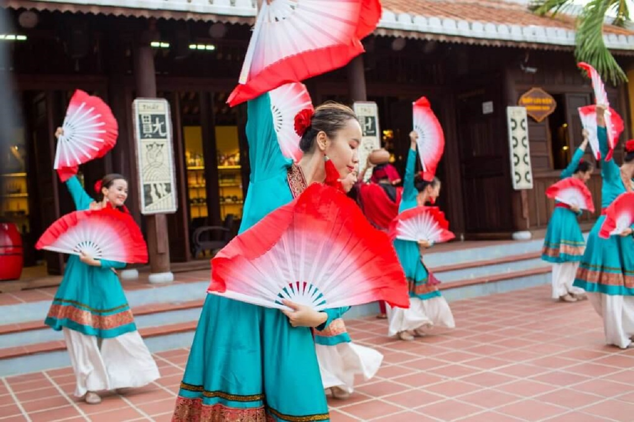 Hoi An Impression Theme Park and Hoi An Memories Show fmGD3ter