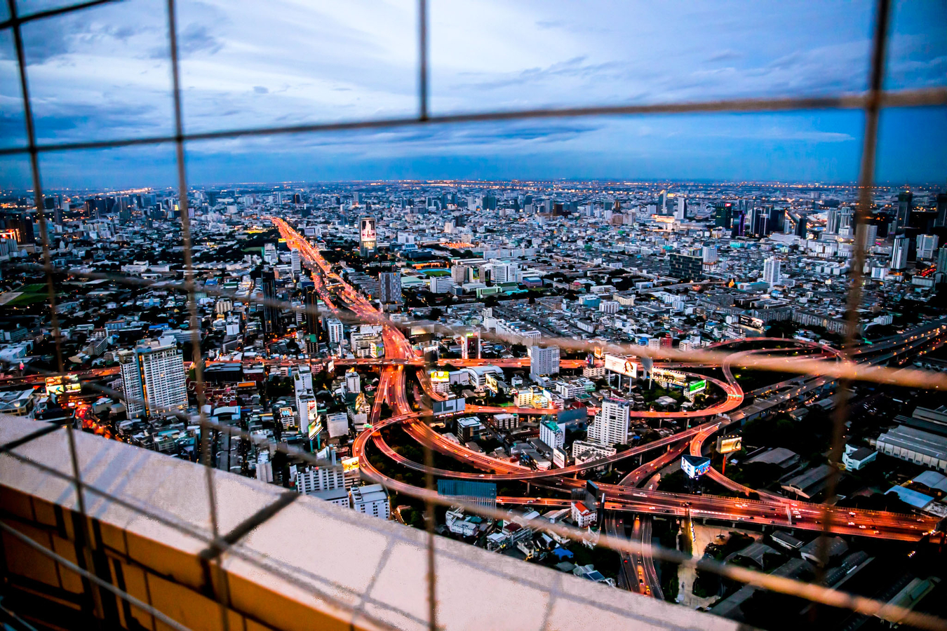 Baiyoke Sky Hotel 78th Floor Bangkok Sky Buffet with Observation Deck Admission mi3tULaa
