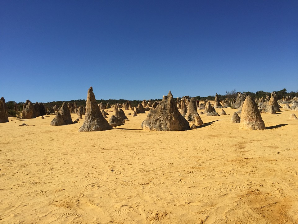 Pinnacles Desert Tour with 4WD Adventure from Perth ixixTqPZ