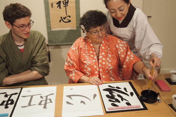 Japanese Calligraphy Private Class in the center of Kyoto Harga Tiket ...