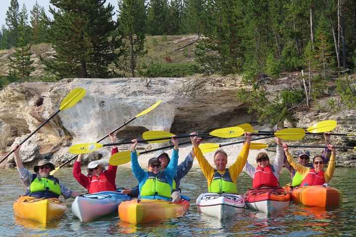 4-Hour Morning Kayak on Yellowstone Lake with Lunch O3dIyR5E-backdrop