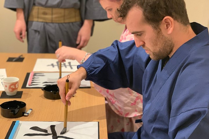 Japanese Calligraphy Private Class in the center of Kyoto Harga Tiket ...