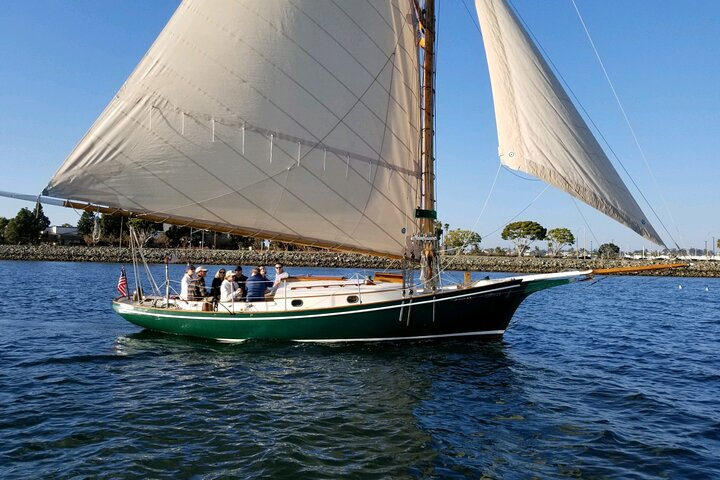  Sunset Sail Aboard A Classic Yacht C0uGMzHP