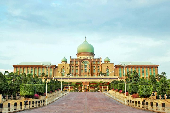 Prajay City Putrajaya City & Bridges Tour from Kuala Lumpur with Lunch Diskon 50% ...