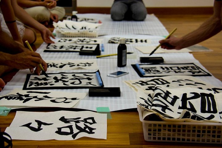 Japanese Calligraphy Experience with a Professional Shodo Master in ...