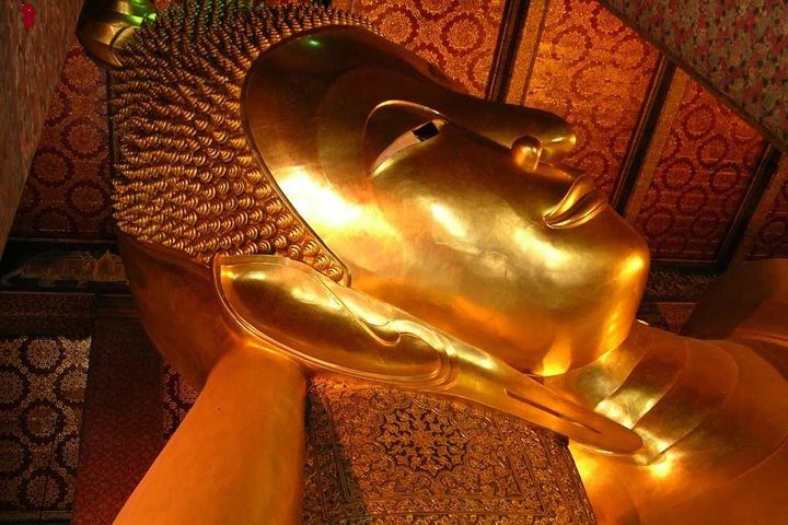 Beli Paket Bangkok Reclining Buddha (Wat Pho) Entrance Ticket Promo ...