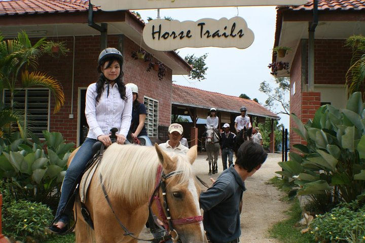 Full-Day Bukit Tinggi French Village Tour GbZxRNuU