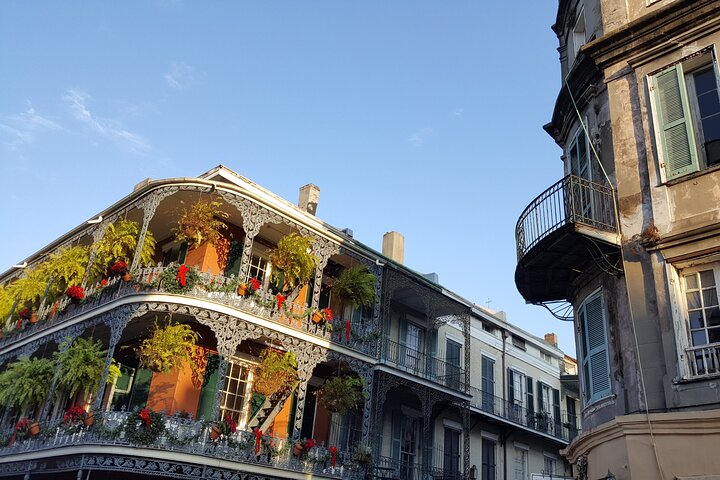 The Local's Guide to the French Quarter Tour DA7U1jbQ
