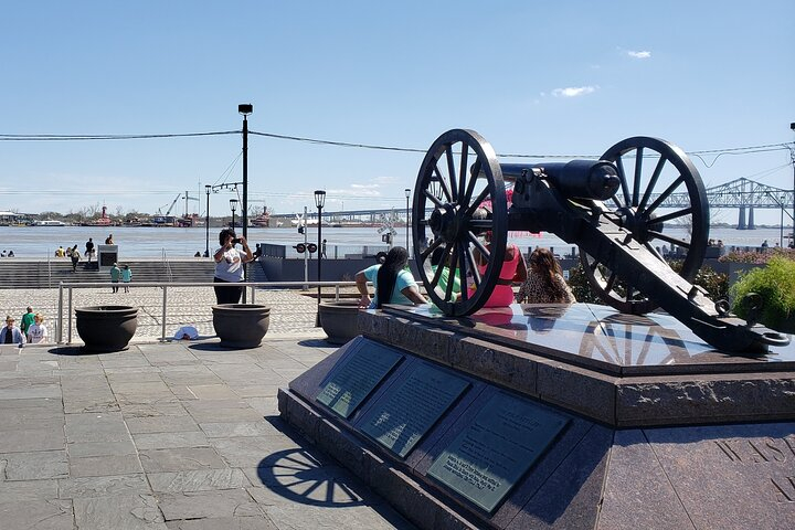 The Local's Guide to the French Quarter Tour J6eFNer1