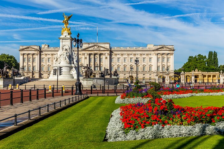 Buckingham Palace Exterior And Royal History Private Tour Harga Promo ...