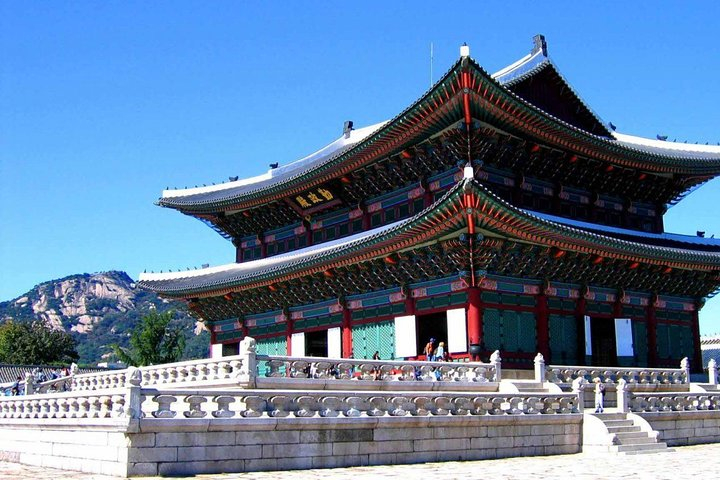History of Seoul with Insadong Antique Shop, Namdaem, and Palaces Day ...