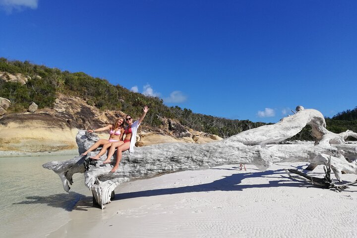 One day Whitsunday Islands cruise incl Whitehaven Beach, Snorkeling & Hill Inlet RLR3hj0u