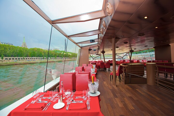 Tiket Bateaux Mouches Lunch Christmas Cruise Harga Promo - tiket.com