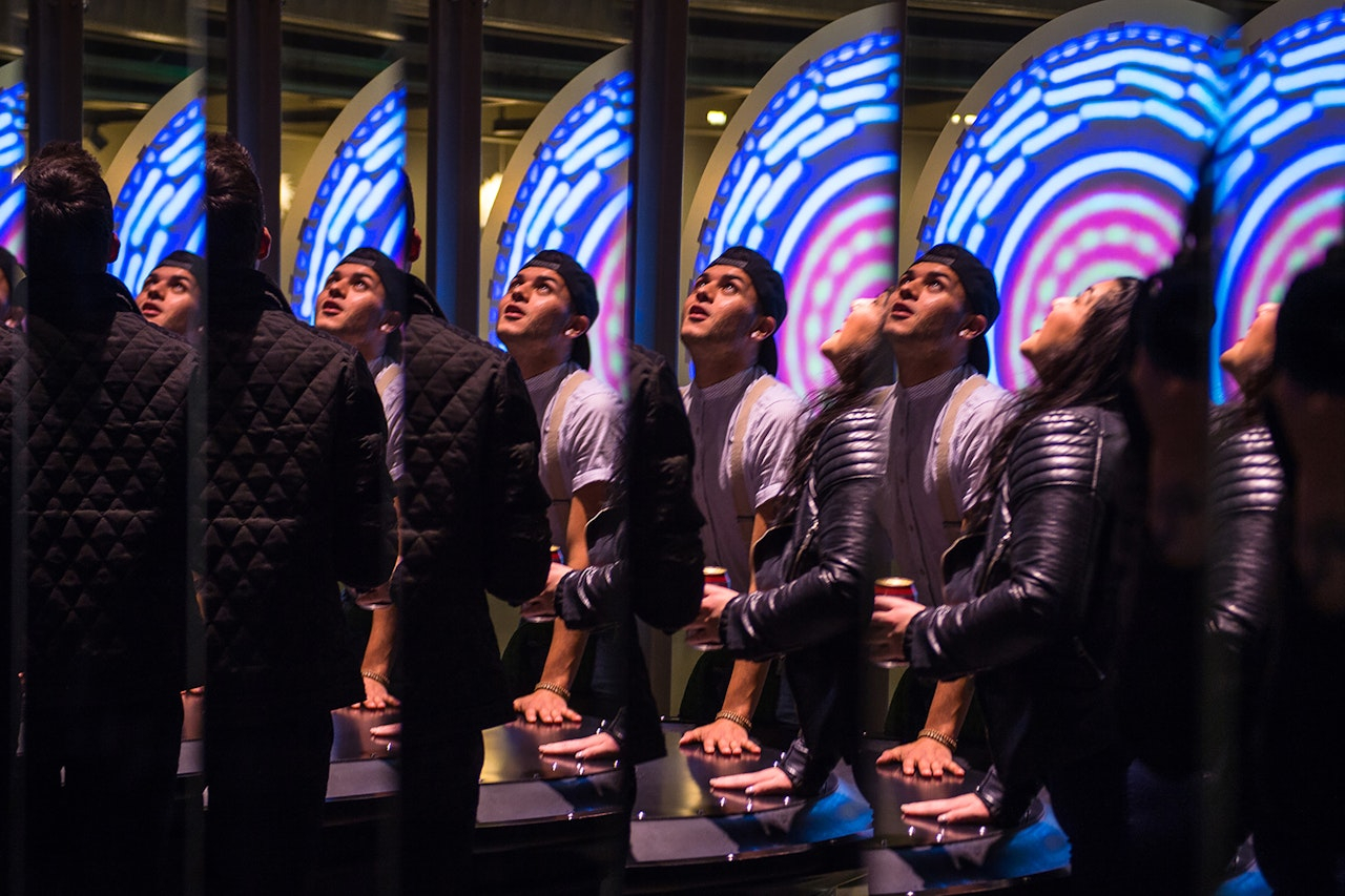 Exploratorium 2bhJLISs