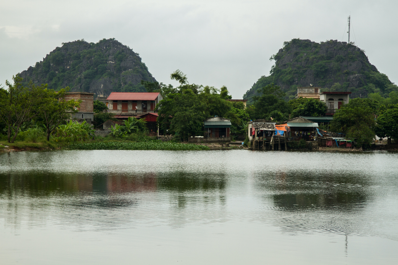 Hoa Lu and Tam Coc Tour from Hanoi TxUHrc1p