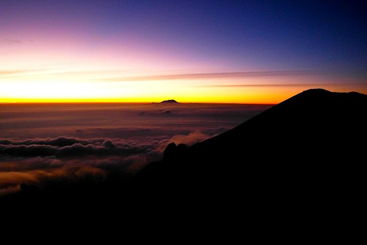 Merapi Sunrise by Jeep & Jomblang Cave Tour Harga Promo Terbaru