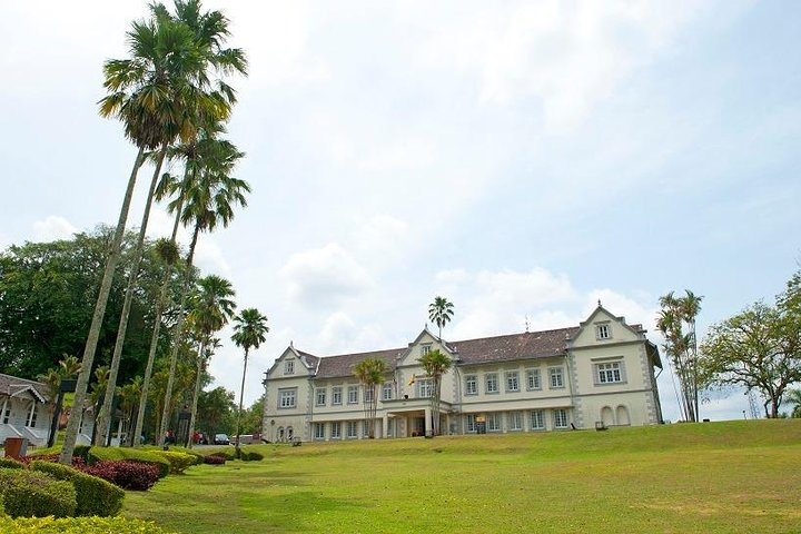Kuching City Sightseeing Tour with Sarawak Museum eajYumZq