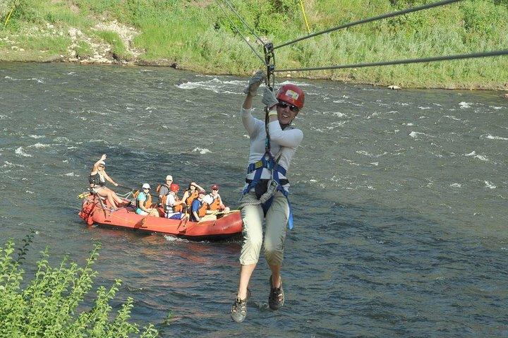 Rafting, Jeep Safari, Zip Line Combo Diskon 50% Harga Tiket Masuk