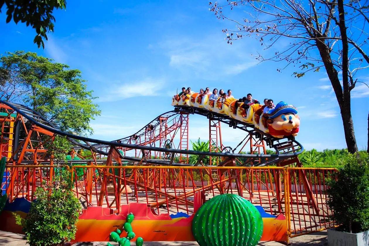 Dream World Bangkok with Round Trip Share Transfer dVvKP4RQ