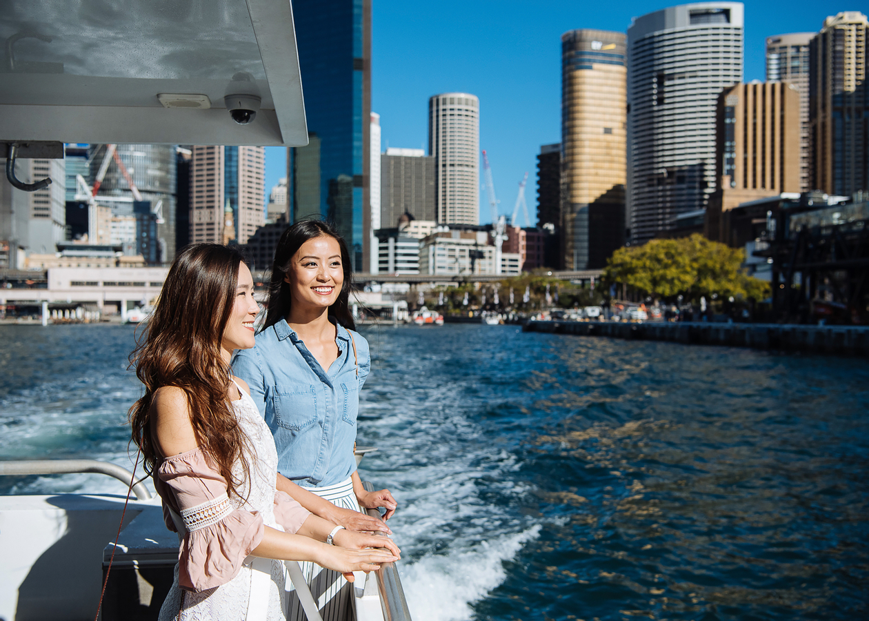 Sydney Harbour Whale Watching Cruise aboard Captain Cook Cruises dzGAwrw7