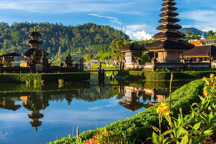 Private Transfer from Lombok Airport (LOP) to Pengawisan tmcuD2qN