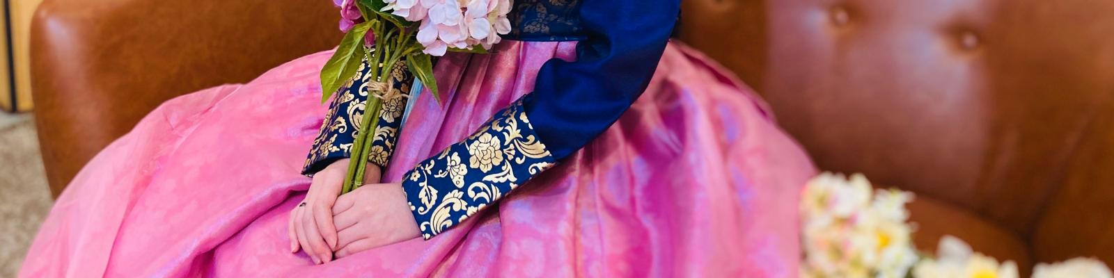 Jeju Hanbok Private Guide Tour + Photo Session in Yongduam Rock yh7qyKWx