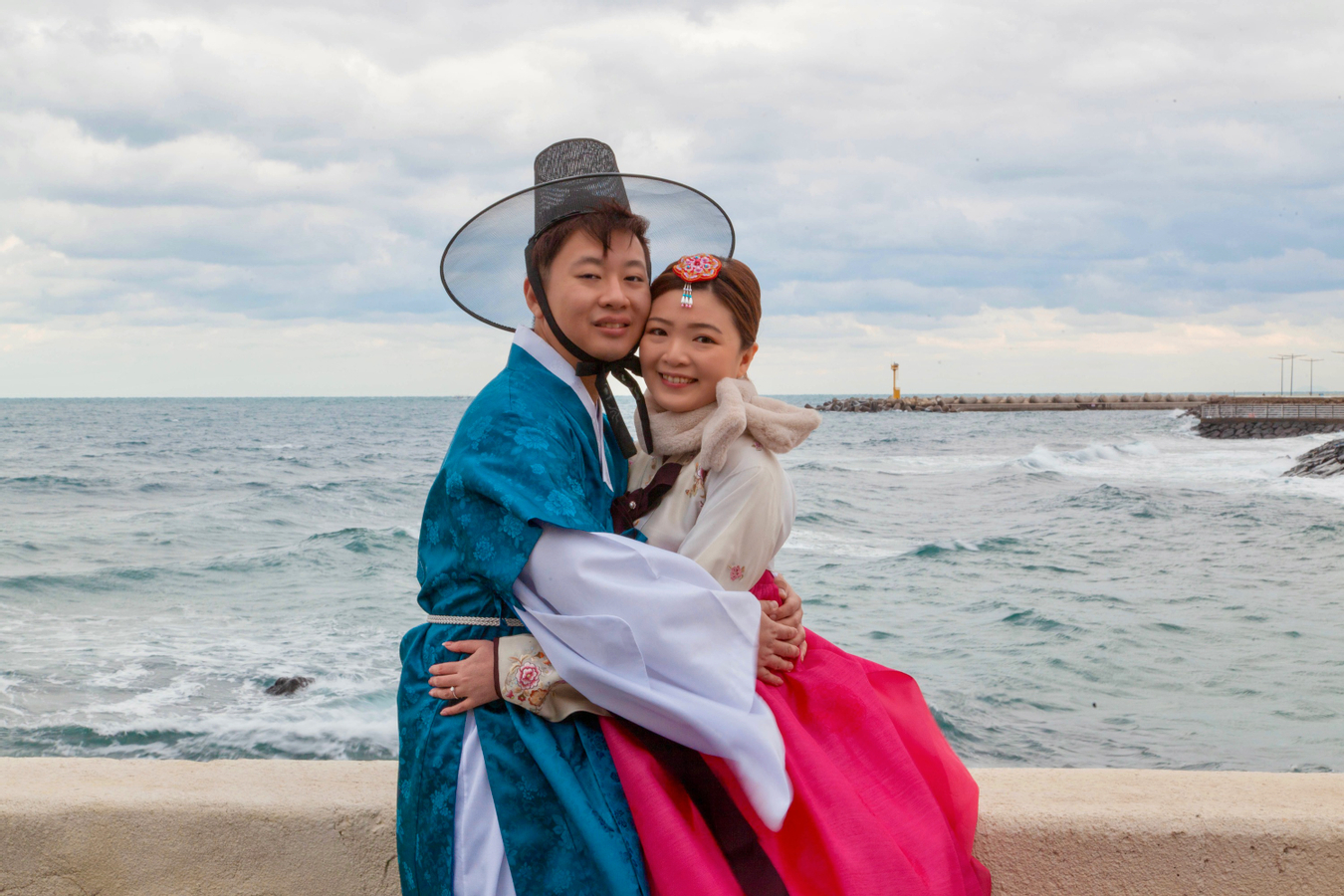 Jeju Hanbok Private Guide Tour + Photo Session in Yongduam Rock NUe1RyBb