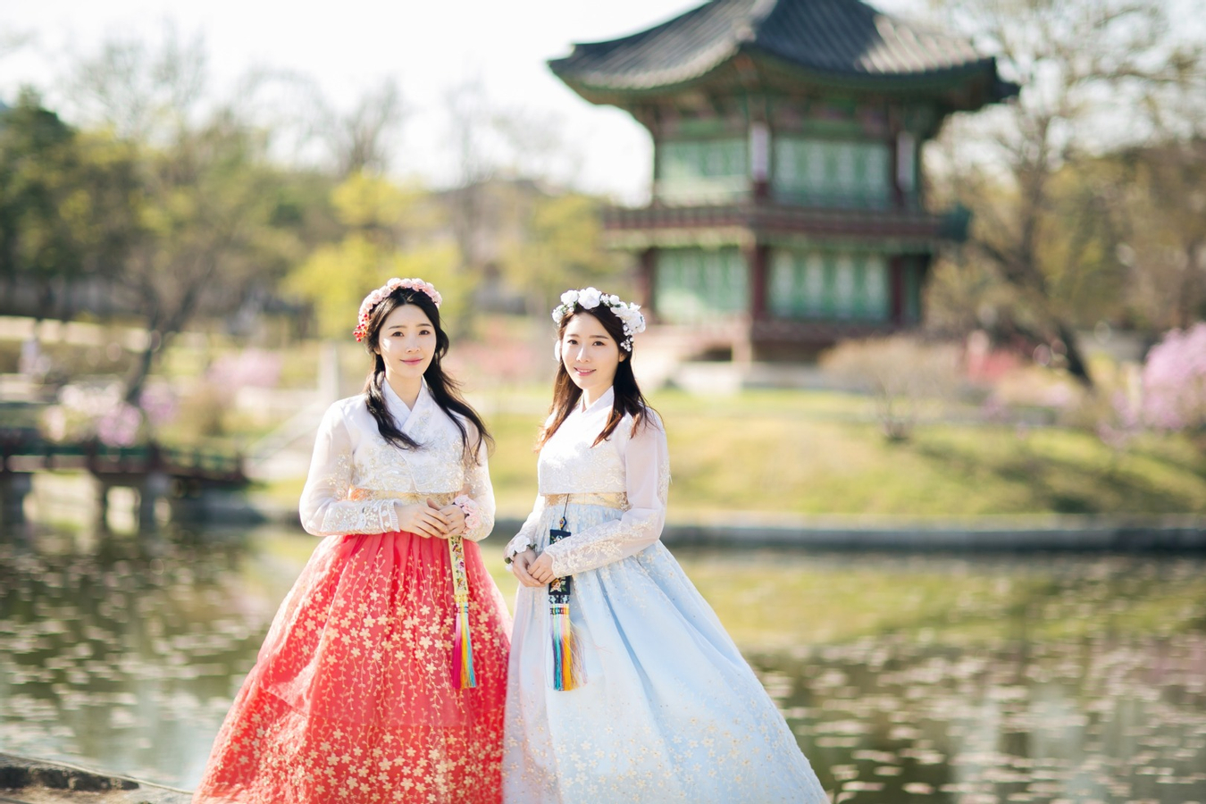 Hanbok Rental and Photoshoot Experience by Hanbok That Day K0UsWPE2