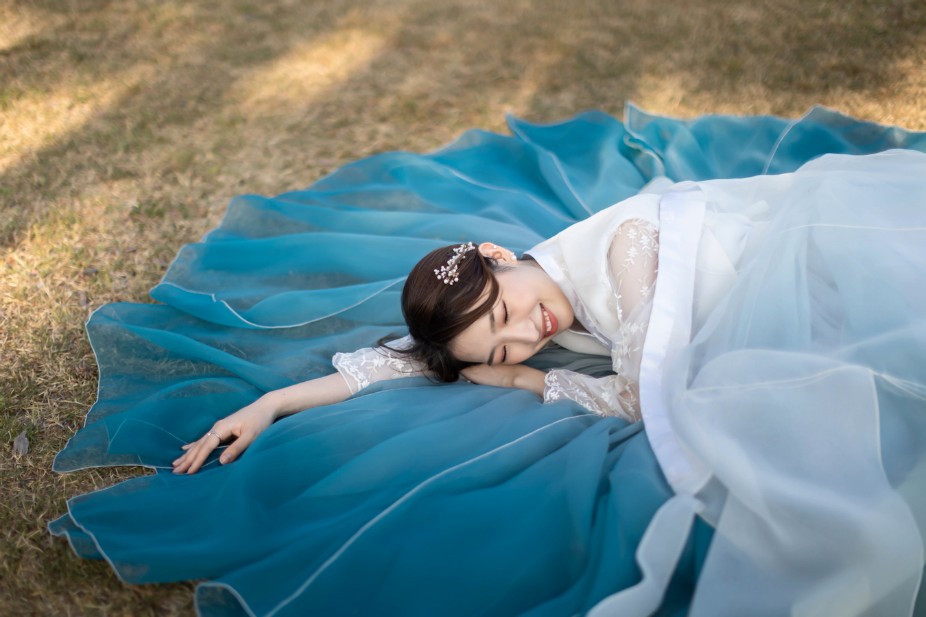 Hanbok Rental and Photoshoot Experience by Hanbok That Day opR6PN1y