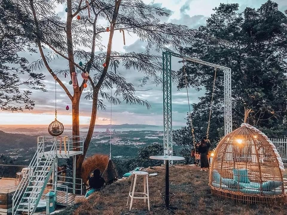 Kokol Elf Admission with Instagrammable Photo Taking Experience in Kota Kinabalu TtUjUq36